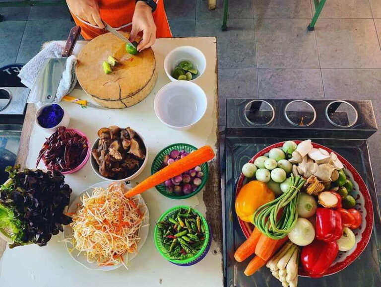 Full Day Thai Cooking Class in Organic Farm and Market - Detailed Breakdown of the Itinerary