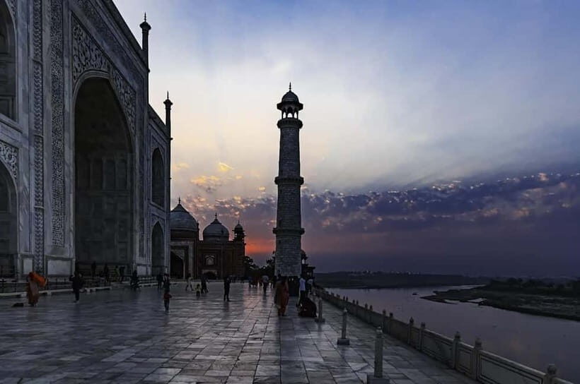 Full-Day Tour of Agra with Sunrise & Sunset at Taj Mahal - Why This Tour Offers Great Value