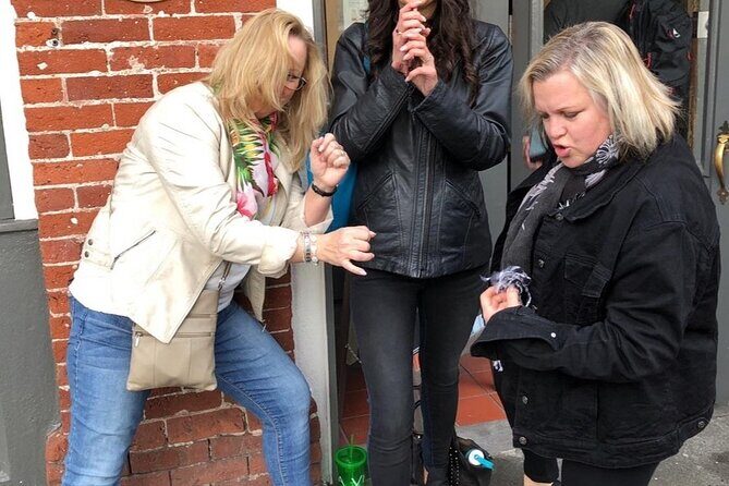 Fun City Scavenger Hunt in Sioux Falls by Wacky Walks - The Sum Up: Why Choose the Sioux Falls Wacky Walks?