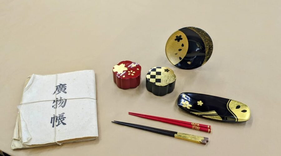 Gold leaf pasting experience in Tokyo (English Guide) - FAQ