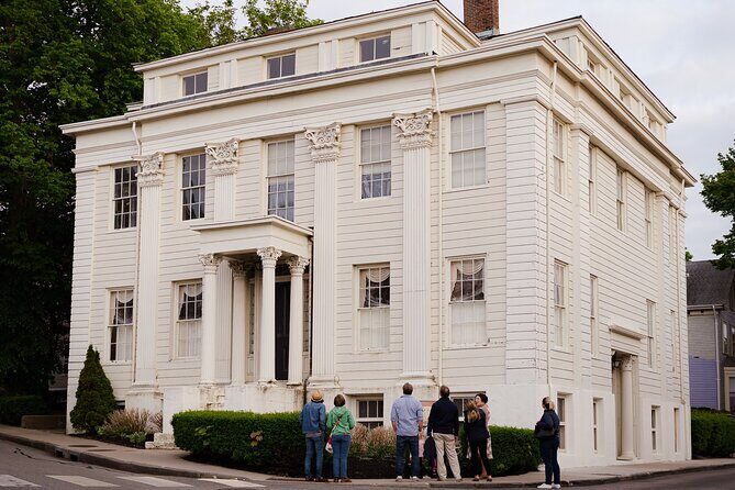 Golden Age to Gilded Age Newport's Transformation Walking Tour - Practical Tips for a Great Experience