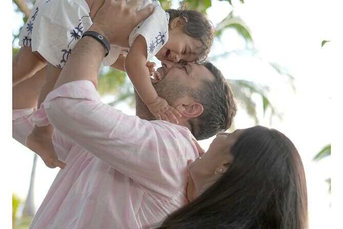 Group Photography Experience at Waikiki Beach - An In-Depth Look at the Waikiki Beach Group Photography Tour