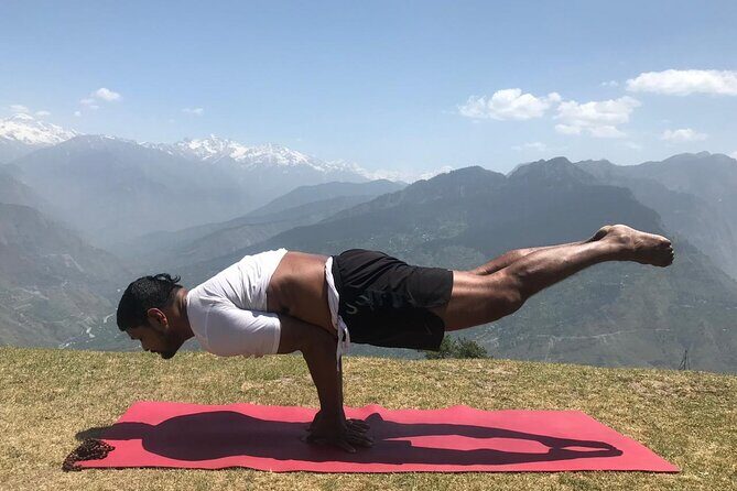 Group Yoga Class with Siddharth from Beginner to Advance - What to Expect: A Step-by-Step Breakdown