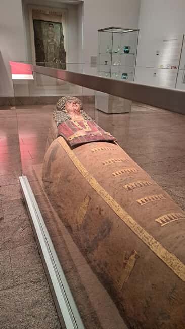 Guided visit of the MET: 2-hour tour in Spanish - A Closer Look at the Tour Experience