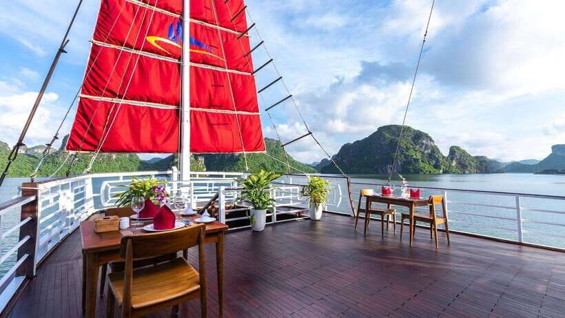 Ha Long Bay - Bai Tu Long Bay Luxury Boat Tour & Transfer - A Detailed Look into the Experience