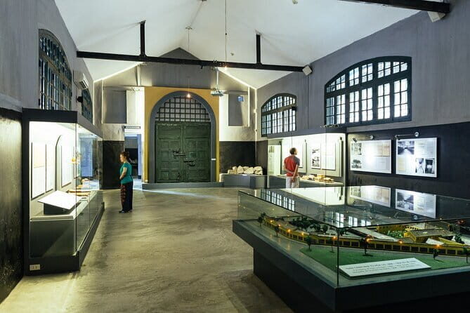 Ha Noi City Day Tour - A Close Look at the Hanoi City Day Tour