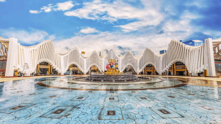 Haikou: Changying Universal 100 Fantasy Paradise - Who Will Love This?