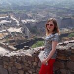 Half day Hyderabad tour to Golkonda fort & Qutub Shahi tombs in private car - Detailed Breakdown of the Itinerary