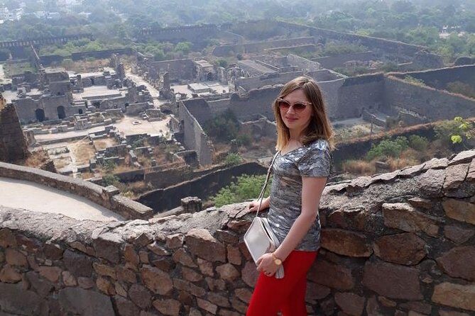 Half day Hyderabad tour to Golkonda fort & Qutub Shahi tombs in private car - Detailed Breakdown of the Itinerary