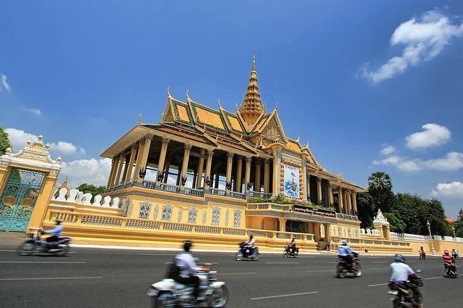 Half-Day Royal Palace, Wat Phnom & Independence Monument Tour - FAQ