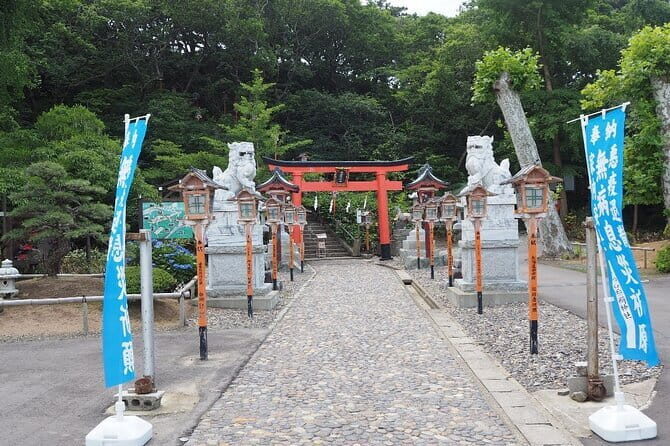 Half Day Takayama Inari Shrine Tour with Licensed Guide - Key Points