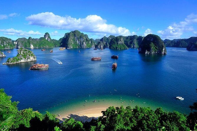 Halong Bay Full Day Tour with All-Inclusive: Boat, Kayak, Island, Cave and Lunch - What We Love About This Tour