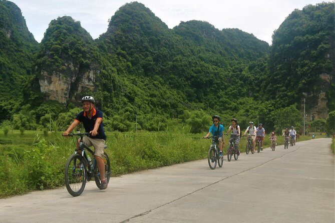 Hang Mua - Hoa Lu - Tam Coc Small Group Tour 8 People a Group - Who Should Consider This Tour?