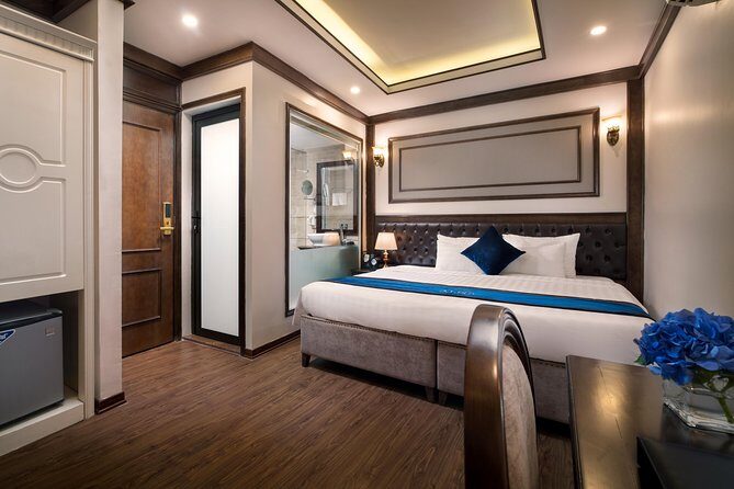 Hanoi Private Airport Transfer Service with a single night Old Quarter hotel stay - Practical Tips for Booking and Using the Service