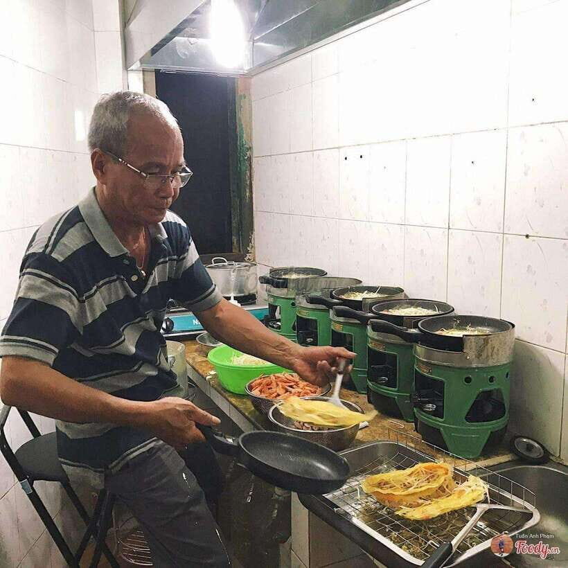 Hanoi: Private Motorbike Tour with Highlight Local Food - Exploring Hanoi on Two Wheels: The Complete Motorbike Experience