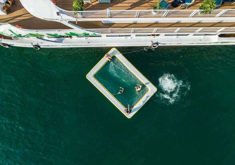 Hanoi: The Most Luxurious Lan Ha Bay Day Cruise with Biking - Arriving at Cat Ba and Setting Sail