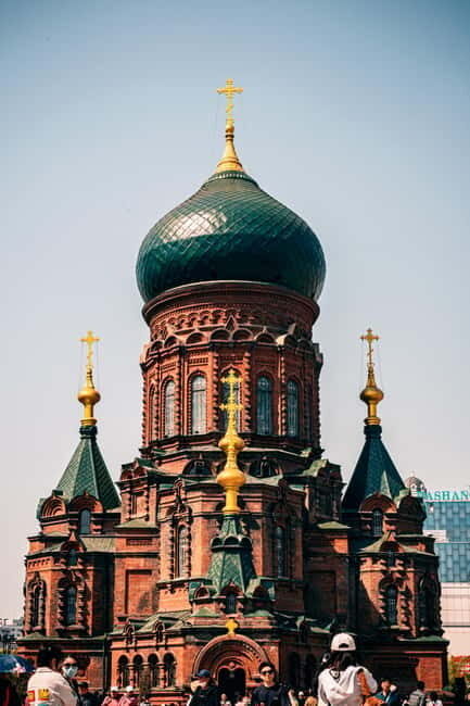 Harbin: Central Street, Baluoke Village, and Dinner Tour - Stepping into Baluoke Village: A Russian Heritage Hub