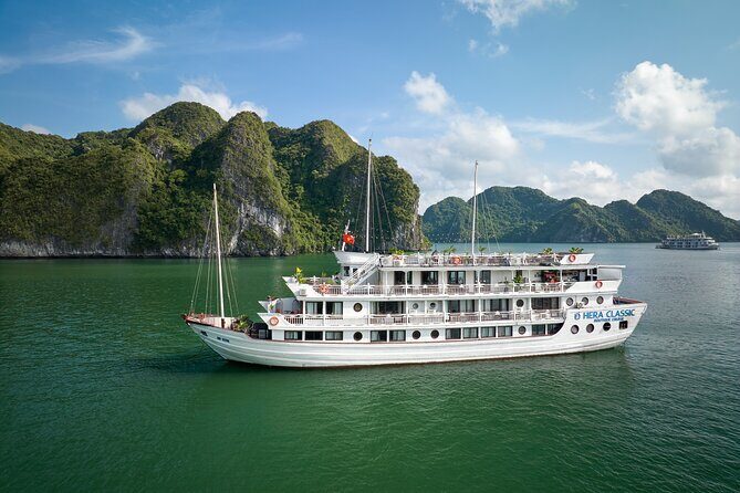 HERA CLASSIC Boutique Cruise Halong Bay 2 Days 1 Night Trip - Discovering Halong Bay with Hera Classic Boutique Cruise