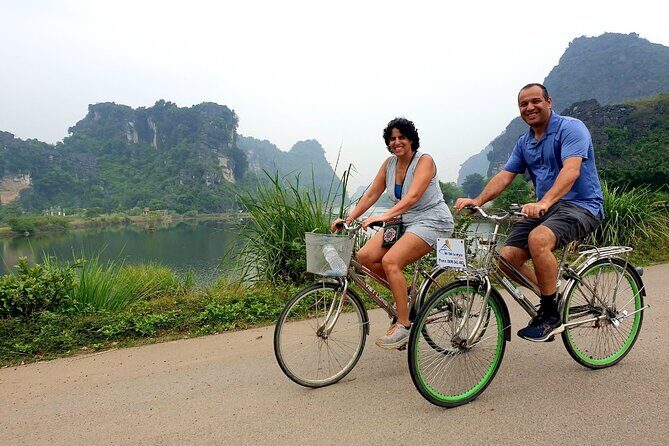 Highlight Ninh Binh Full Day Tour Tam Coc Boat, Mua Cave, Hoa Lu