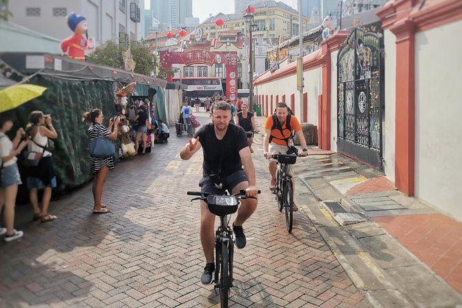 Historical Singapore Bike Tour on Full-Sized Bicycles - Who Should Consider This Tour?