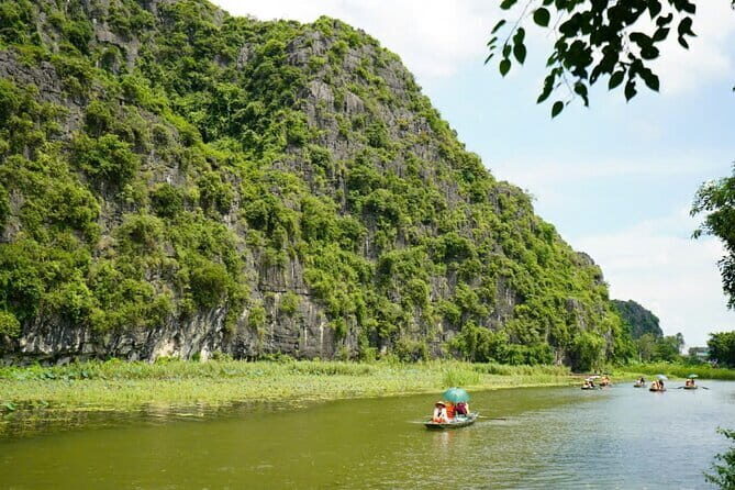 Hoa Lu - trang an - mua cave 1 day buffet luch - The Sum Up