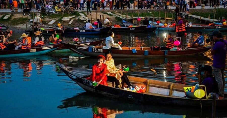 Hoi An: Boat Ride on Hoai River & Release the Flower Lantern - The Itinerary: What to Expect