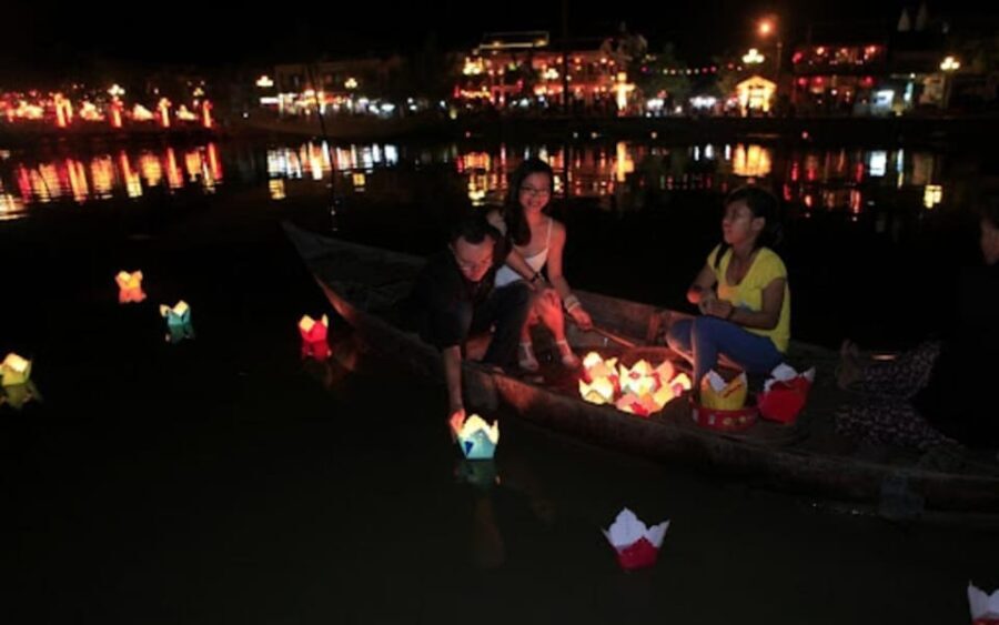 Hoi An: Hoai River Night Boat Trip and Floating Lantern - The Value of This Experience