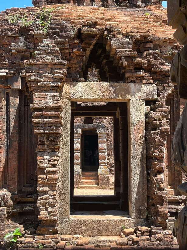 Hoi An: My Son Ruins: Guide-Bus-Boat-Cultural Show-Lunch - A Closer Look at the Tour: What to Expect