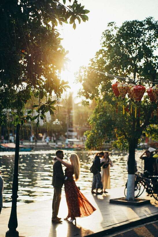 Hoi An: Sunset Boat Proposal & Couple Photoshoot Tour - The Experience in Detail