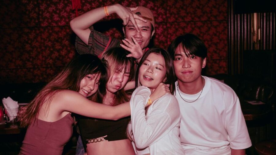 Hong Kong: 3-Hour Lan Kwai Fong Pub Crawl - What to Expect at Each Stop