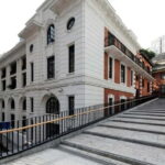 Hong Kong Day Tour: Priority Peak Tram, City Walk & Dim Sum - Why This Tour Works