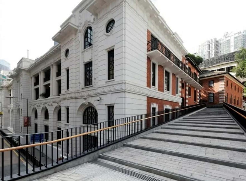 Hong Kong Day Tour: Priority Peak Tram, City Walk & Dim Sum - Why This Tour Works