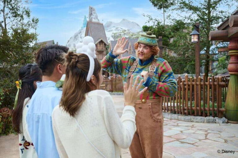 Hong Kong: Disneyland Early Park Entry Pass - A Closer Look at the Experience