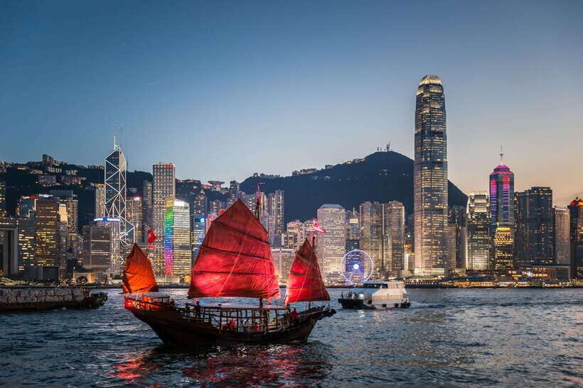 Hong Kong: Dukling, Antique Boat Tour in Victoria Harbour - The Experience in Detail