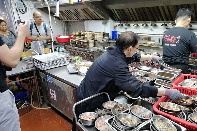 Hong Kong Guided Dinner + Laser Show Lounge Entry (2023) | 200+ booked - What Travelers Say: Authentic Feedback