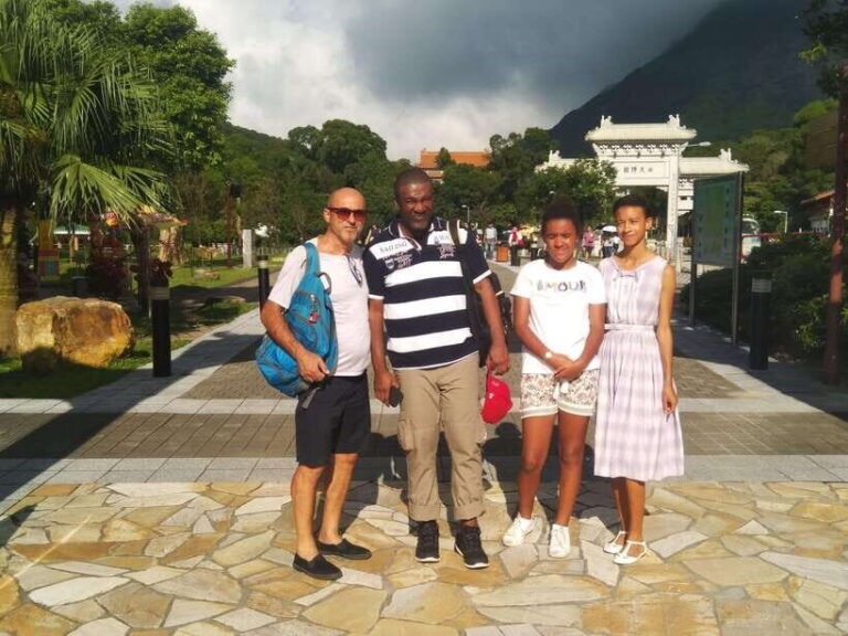 Hong Kong Must-See attractions Walking Tour With A Guide - An Authentic Exploration of Hong Kong’s Central and Western Districts