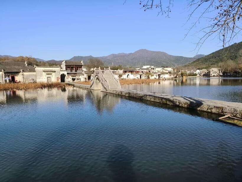 HuangshanAncient Huizhou Villages Xidi and Hongcun Day Trip - An In-Depth Look at the Tour Experience
