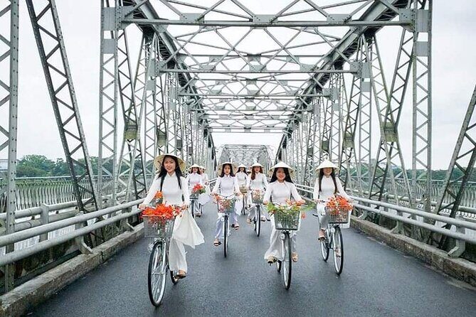 Hue Culinary Odyssey: Unveiling the Secrets of Flavorful Streets - Transportation and Timing