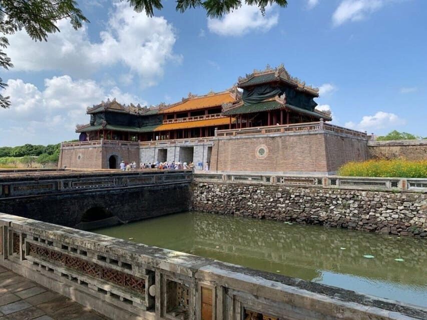 Hue : Deluxe Walking Tour to Imperial City with Local Guide - Exploring Hue’s Imperial Citadel: What to Expect