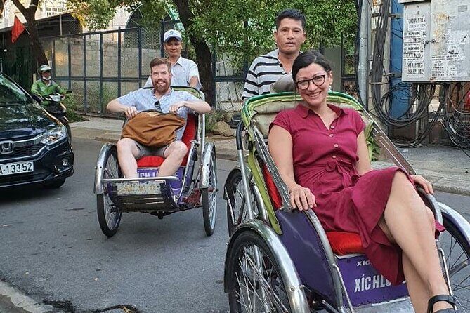 Hue Street Food walking Tour: the most popular & typical dishes - A Deep Dive into the Hue Street Food Experience