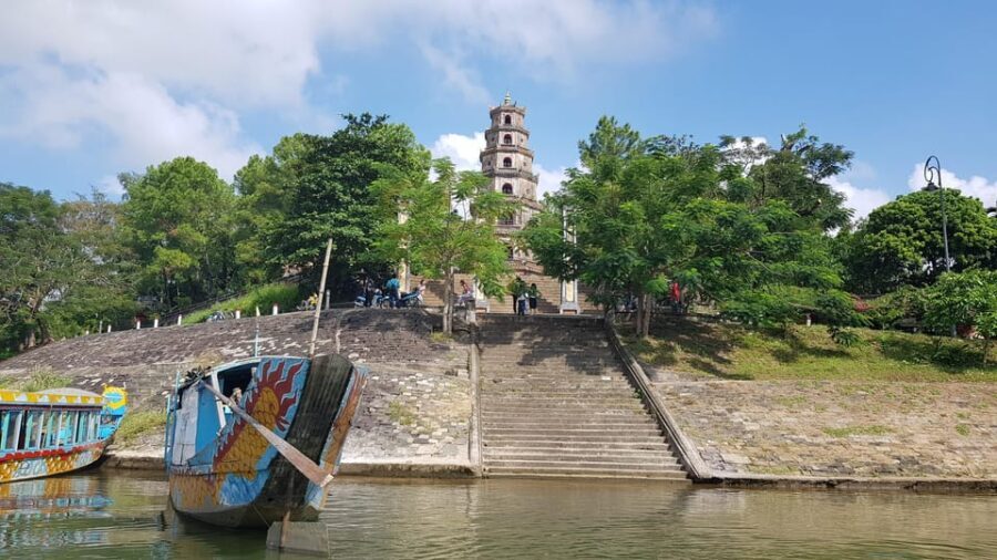 Hue: Walking tour to Thien Mu pagoda and back by boat trip - Exploring Hue’s Riverside Charm