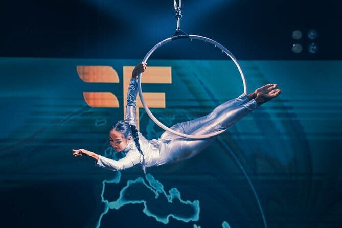 International Dinner & Cabaret Show - Set Menu Package - Who Should Consider This Experience?