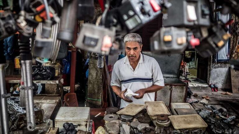 Into The Thieves Market Hanoi Photography Tour - An In-Depth Look at the Hanoi Thieves Market Photography Tour