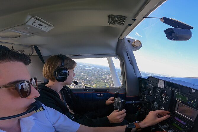 Introduction to Airplane Piloting in Gatineau-Ottawa - The Details of the Gatineau Pilot Experience