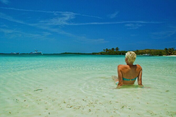 Isla Contoy & Isla Mujeres All inclusive with Buffet & open Bar