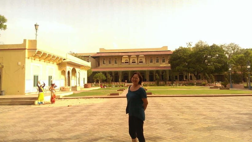 Jaipur: Private City Tour with Guide and Hotel Pickup - Exploring Jaipur’s Famous Landmarks