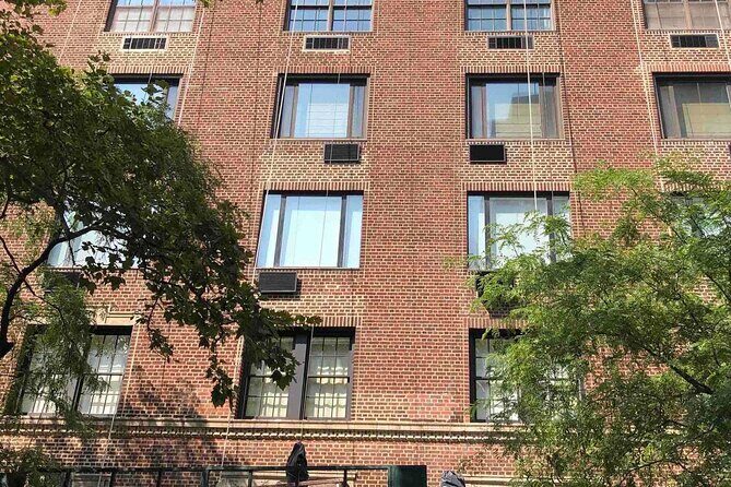 Joan Didion's Manhattan Life: Self-Guided Audio Tour in New York - Exploring Joan Didion’s Manhattan: An In-Depth Review