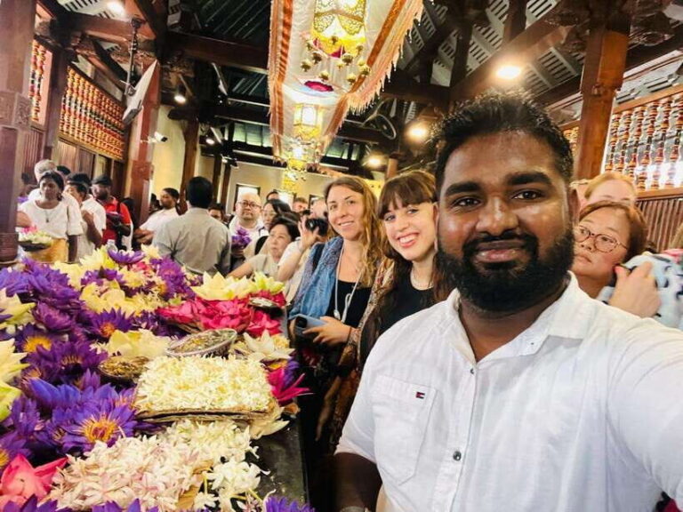 Kandy: City Tour with Ambuluwawa Tower Day Trip - A Deep Dive into the Kandy City Tour