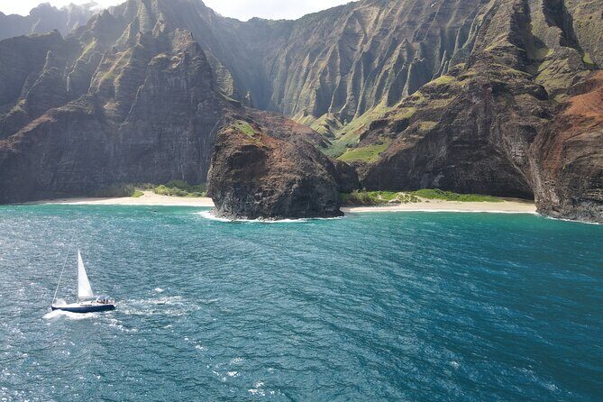 Kanoa Yacht Charter: 2-Hour Sail off Waikiki - Who Should Consider This Tour?