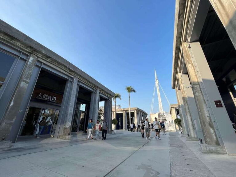 Kaohsiung: Highlights & Cultural Private Day Tour - Practical Details & Value